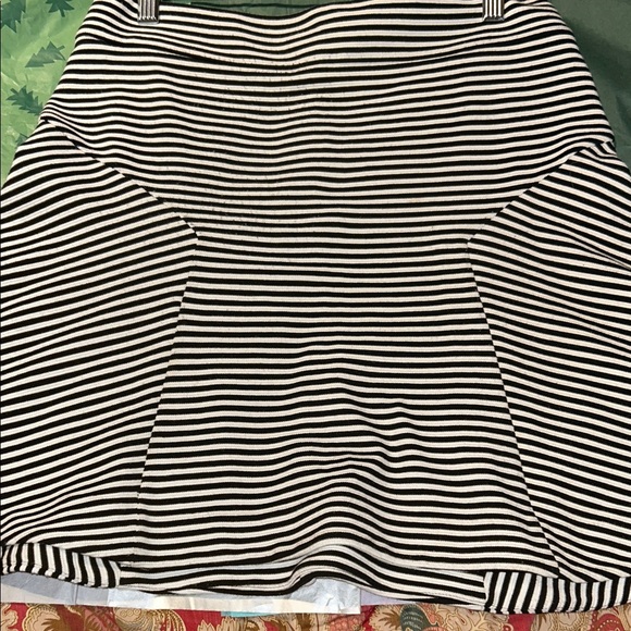 Express Monochrome Striped Skater Skirt - Picture 3 of 5